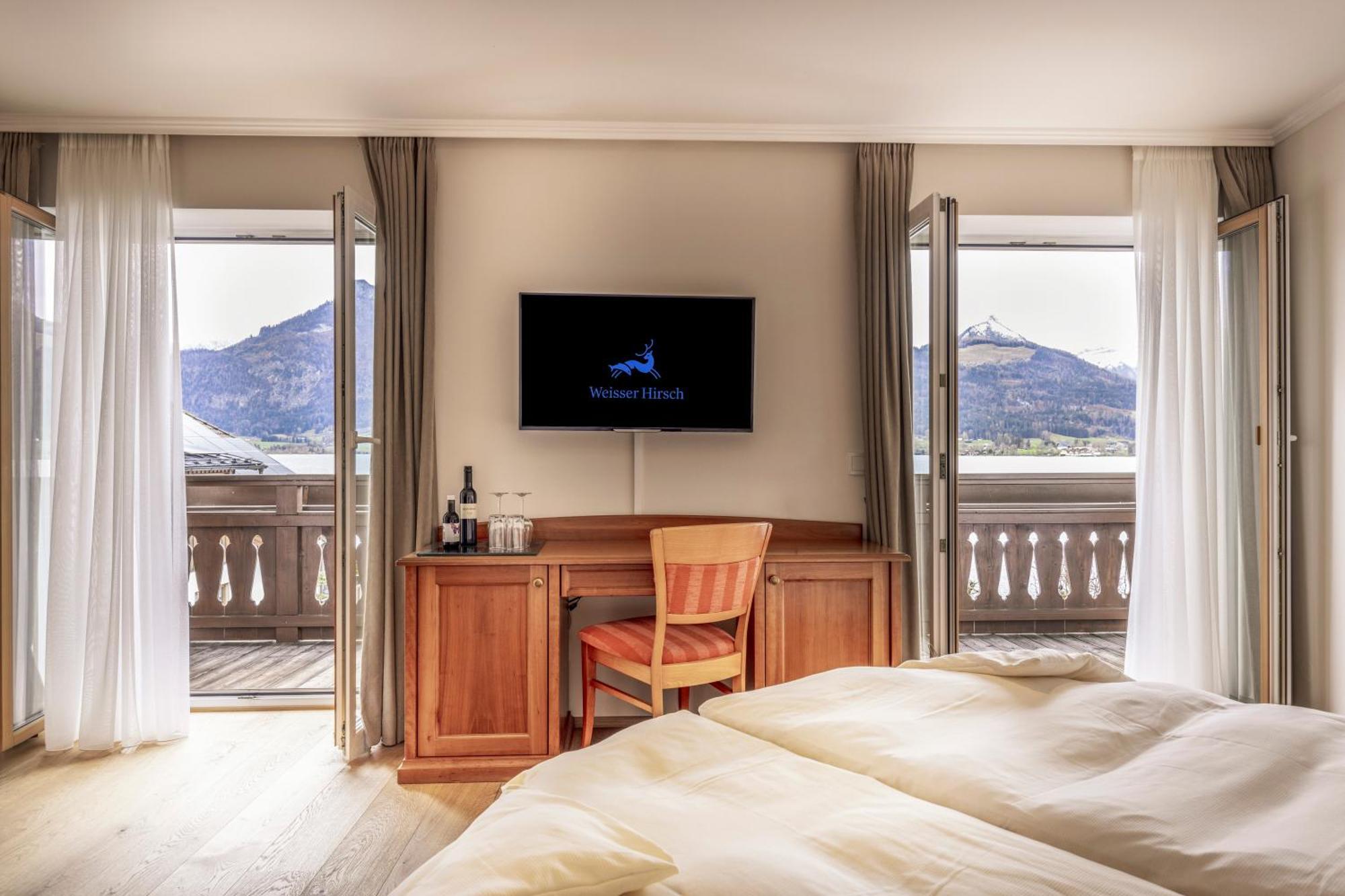 Hotel Weisser Hirsch Sankt Wolfgang im Salzkammergut Bagian luar foto