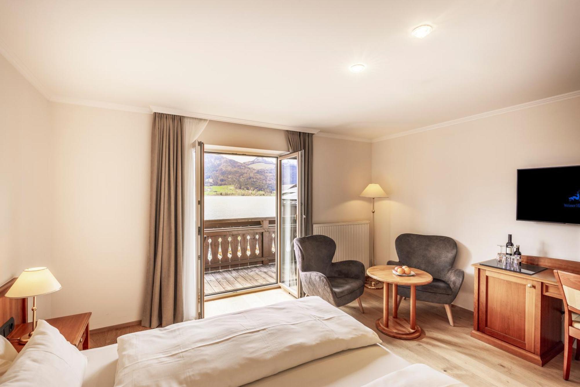 Hotel Weisser Hirsch Sankt Wolfgang im Salzkammergut Bagian luar foto