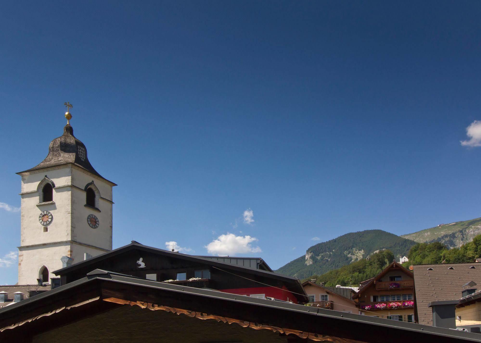Hotel Weisser Hirsch Sankt Wolfgang im Salzkammergut Bagian luar foto