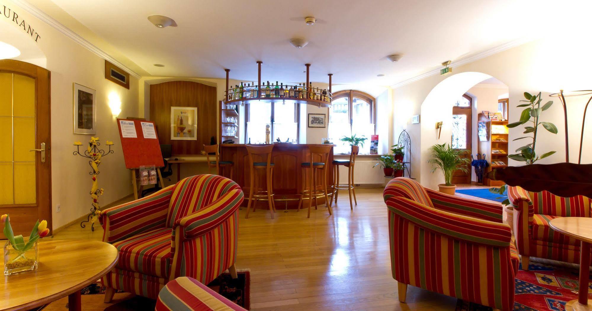 Hotel Weisser Hirsch Sankt Wolfgang im Salzkammergut Bagian luar foto