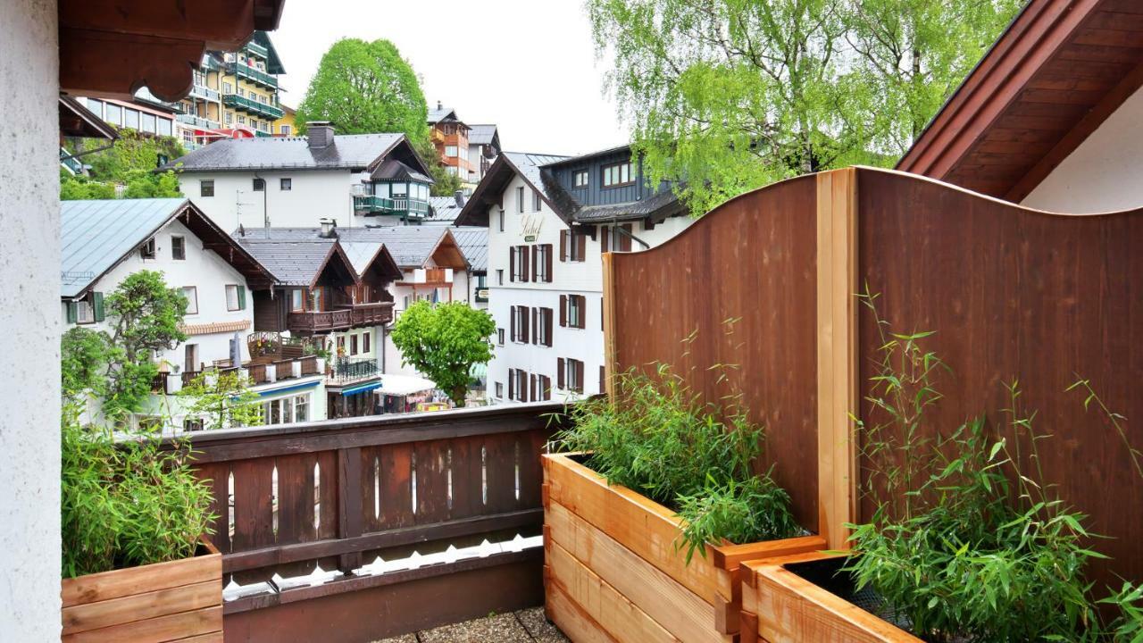 Hotel Weisser Hirsch Sankt Wolfgang im Salzkammergut Bagian luar foto